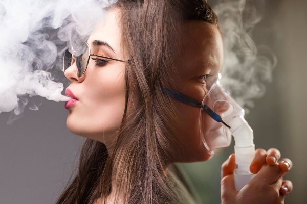 Uso de cigarro eletrônico pode aumentar em 30 vezes risco de tabagismo entre adolescentes, revela estudo